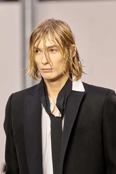 Look 5